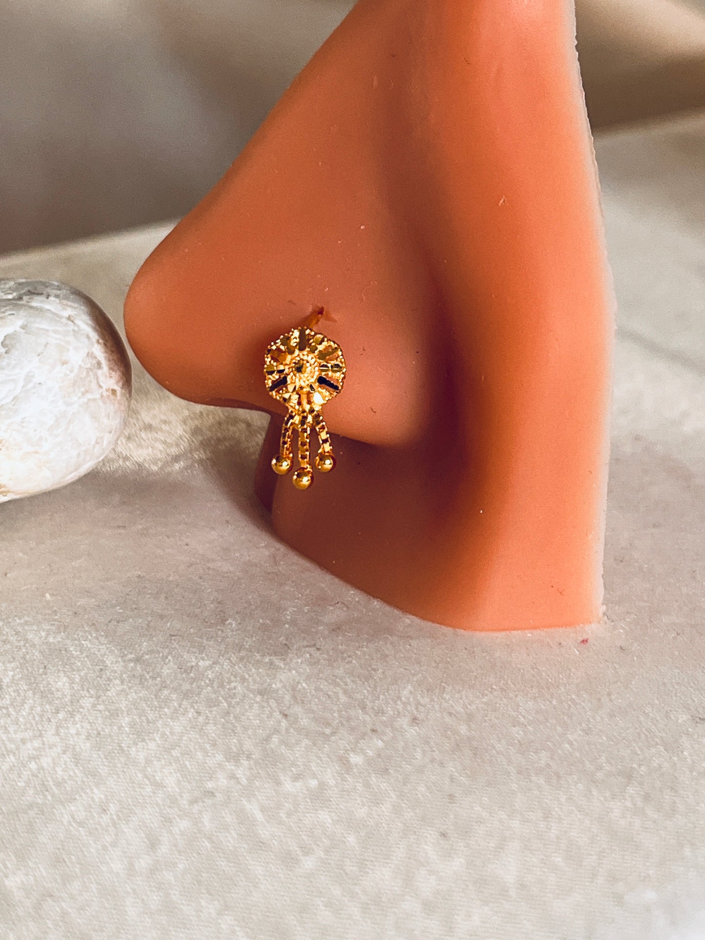 Flower Nosering with 3 Drops