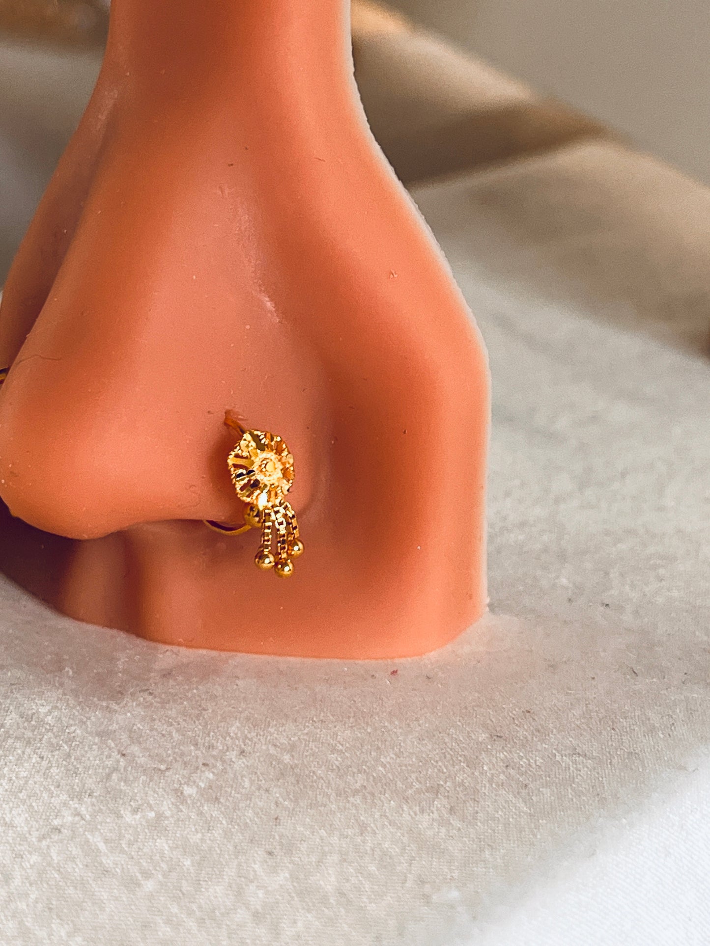 Flower Nosering with 3 Drops