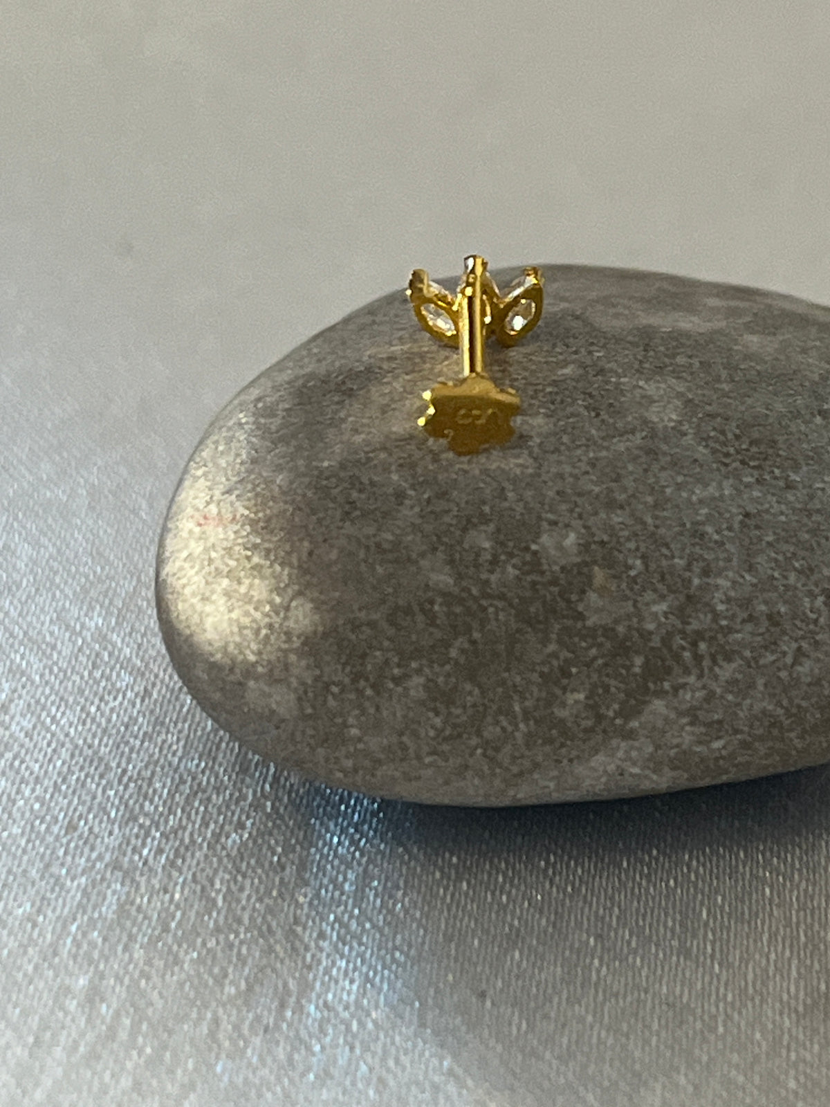 Crown Studs| 5mm Wide 3mm Length