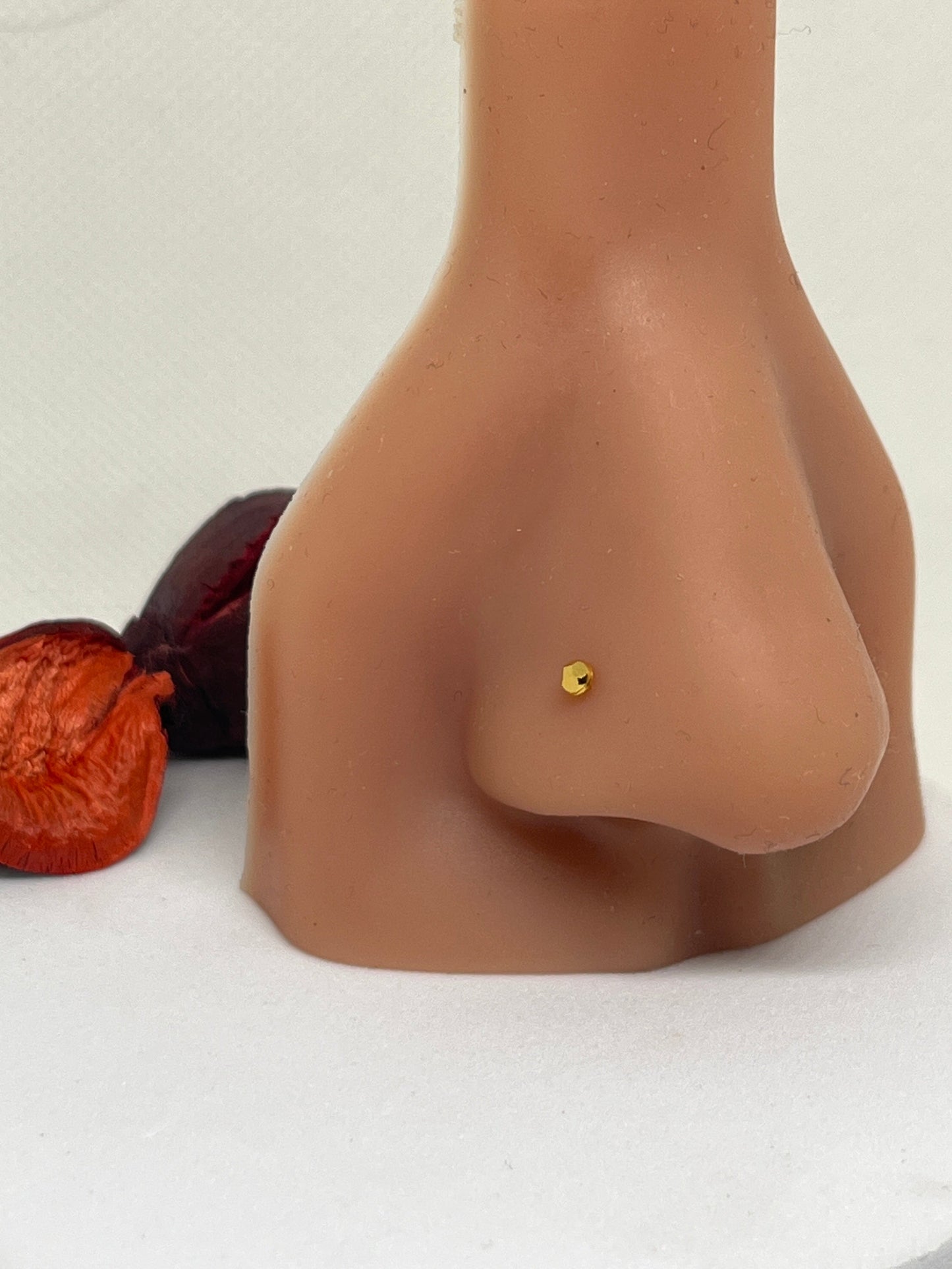 Diamond-Cut Mini Stud