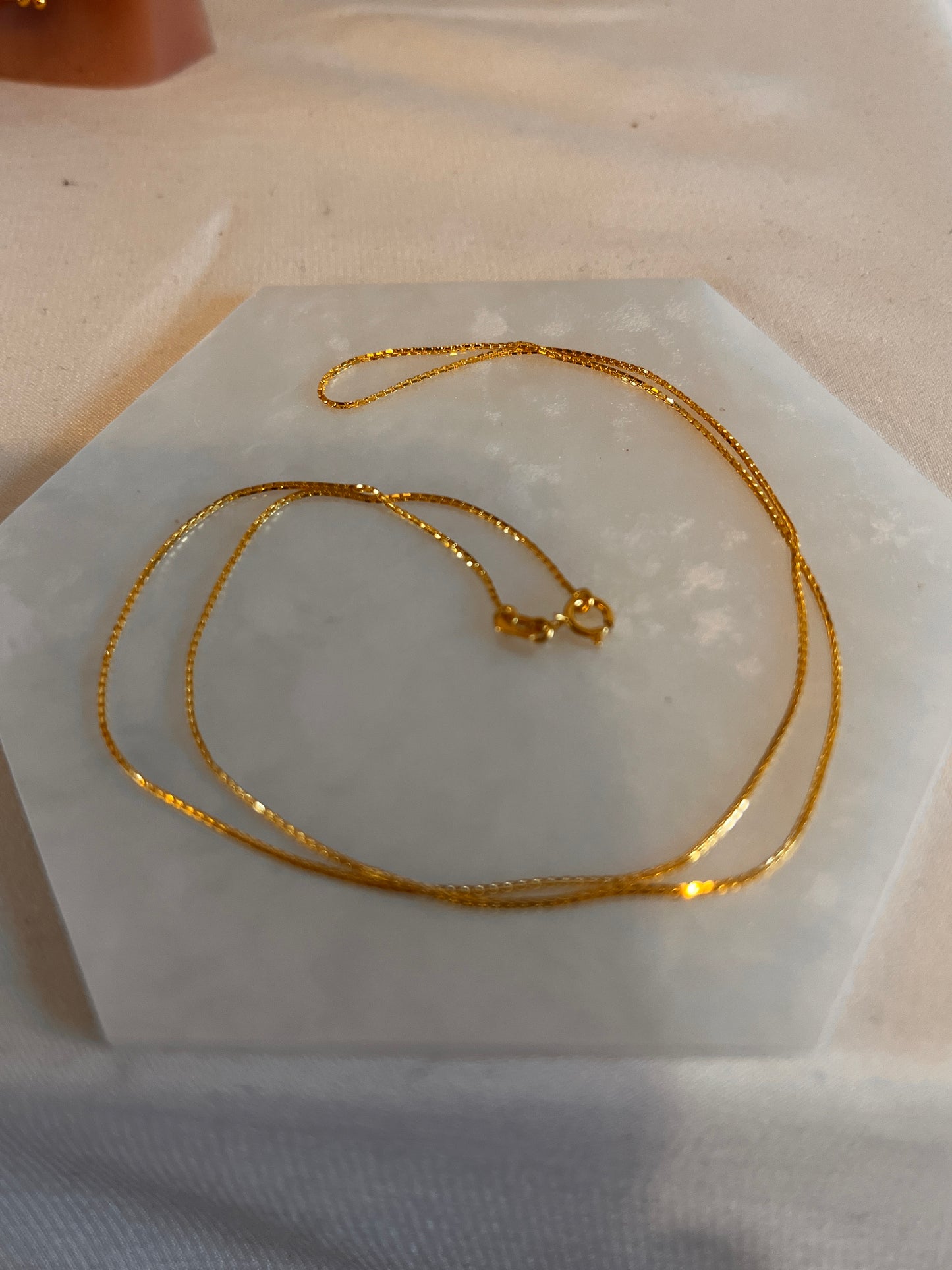 Elegant Box Chain