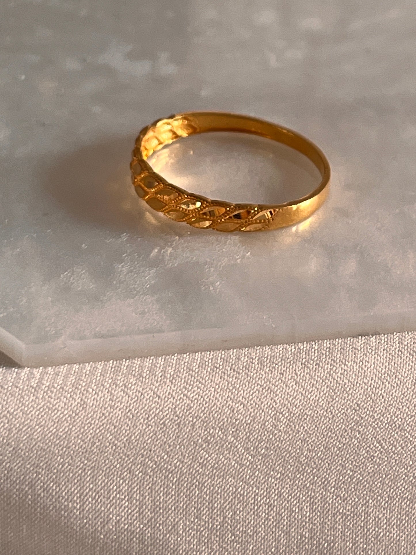 Leafy Design Ring | Q 1/4