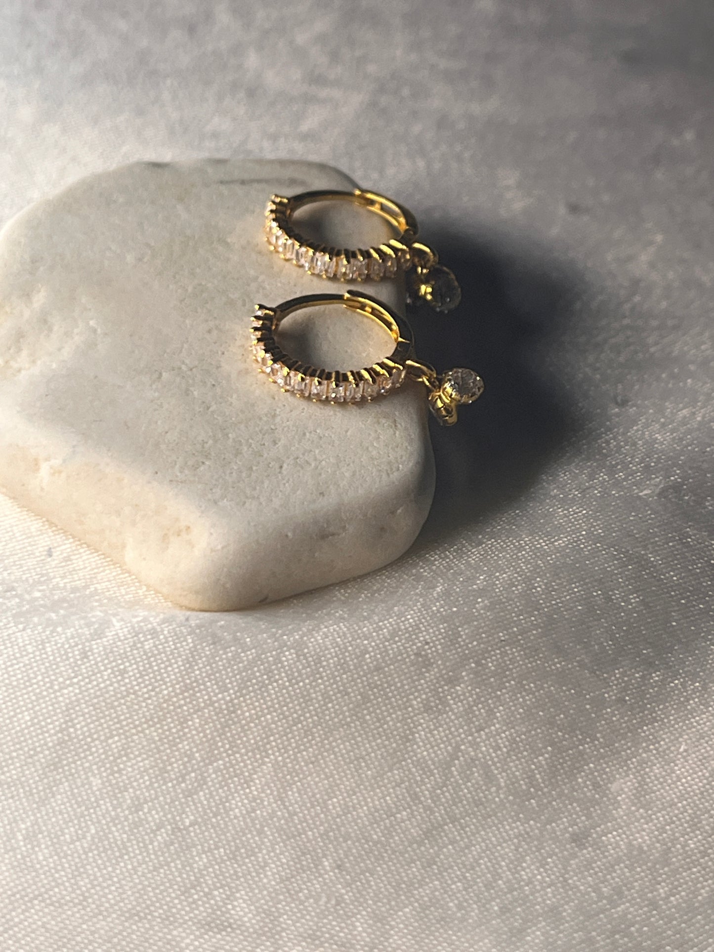 Mini Drop Huggies | 8.8mm