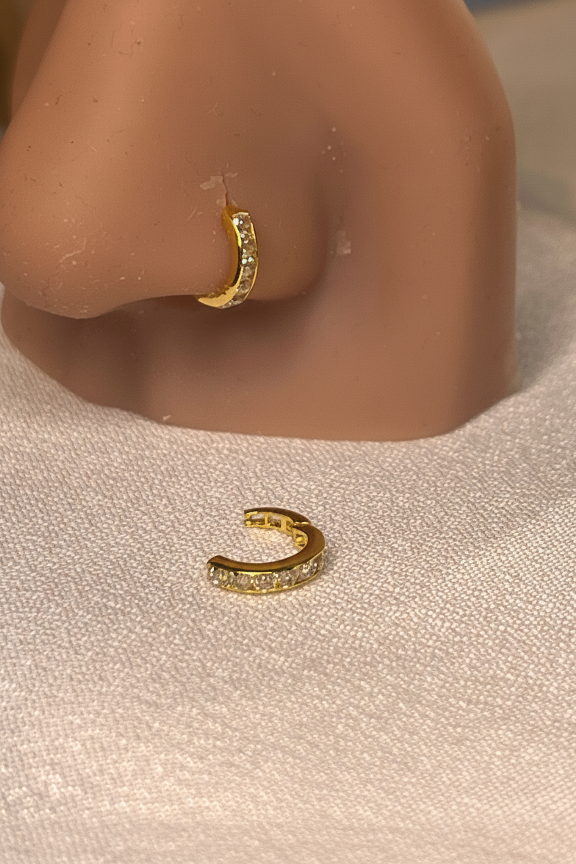 Embedded stone Huggie | 6.8mm