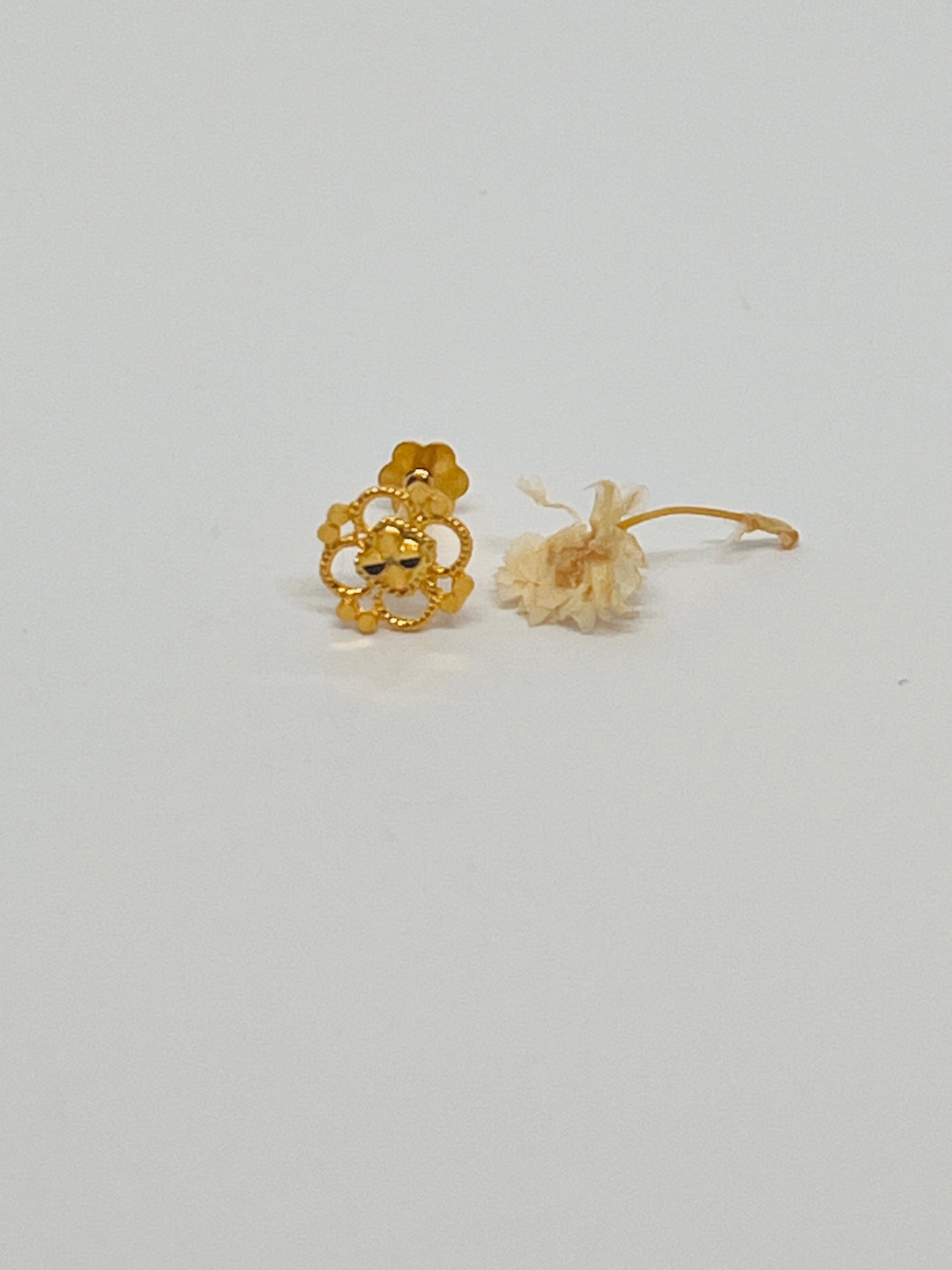 Four Leaf Design Stud