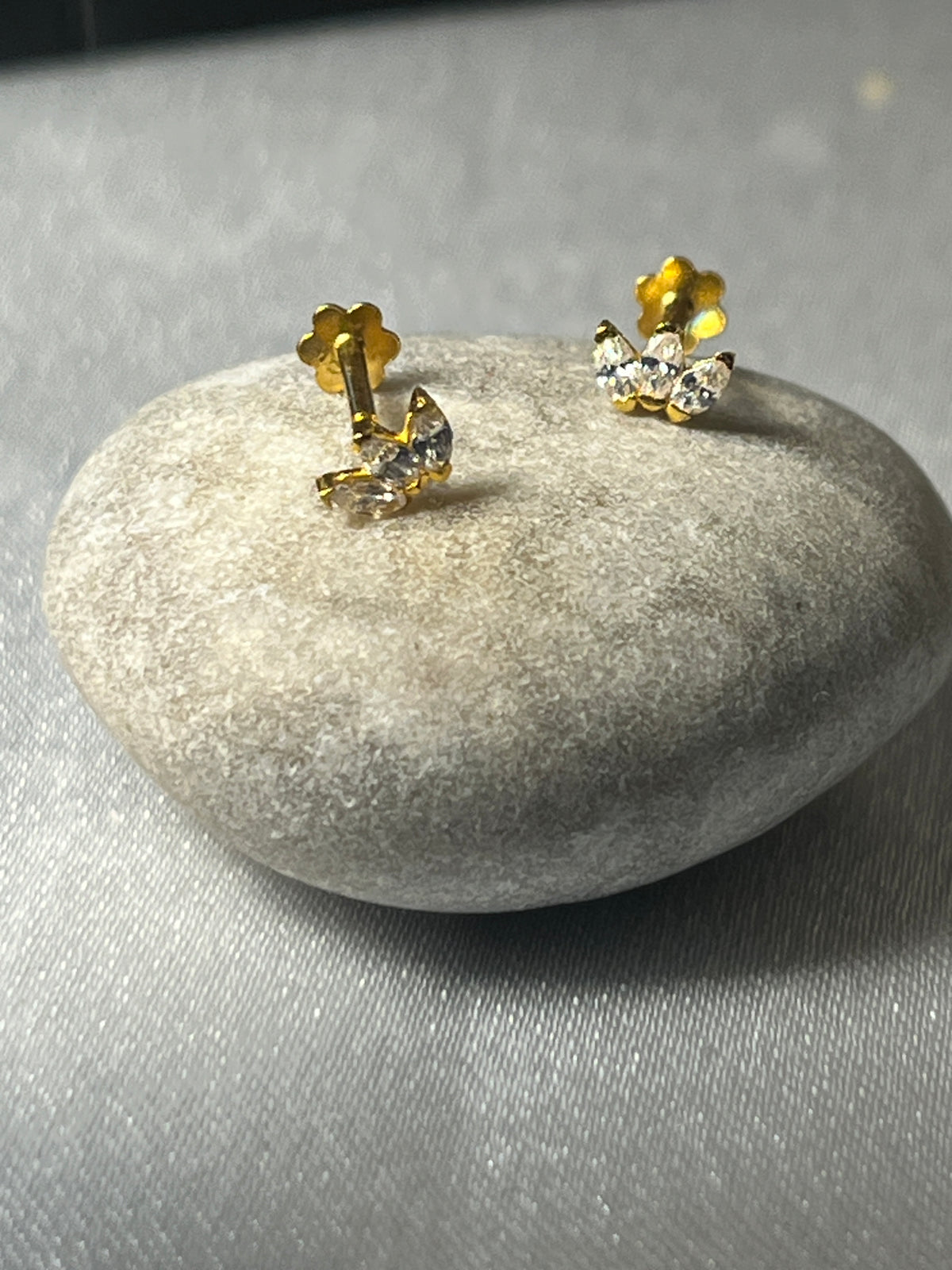 Crown Studs| 5mm Wide 3mm Length