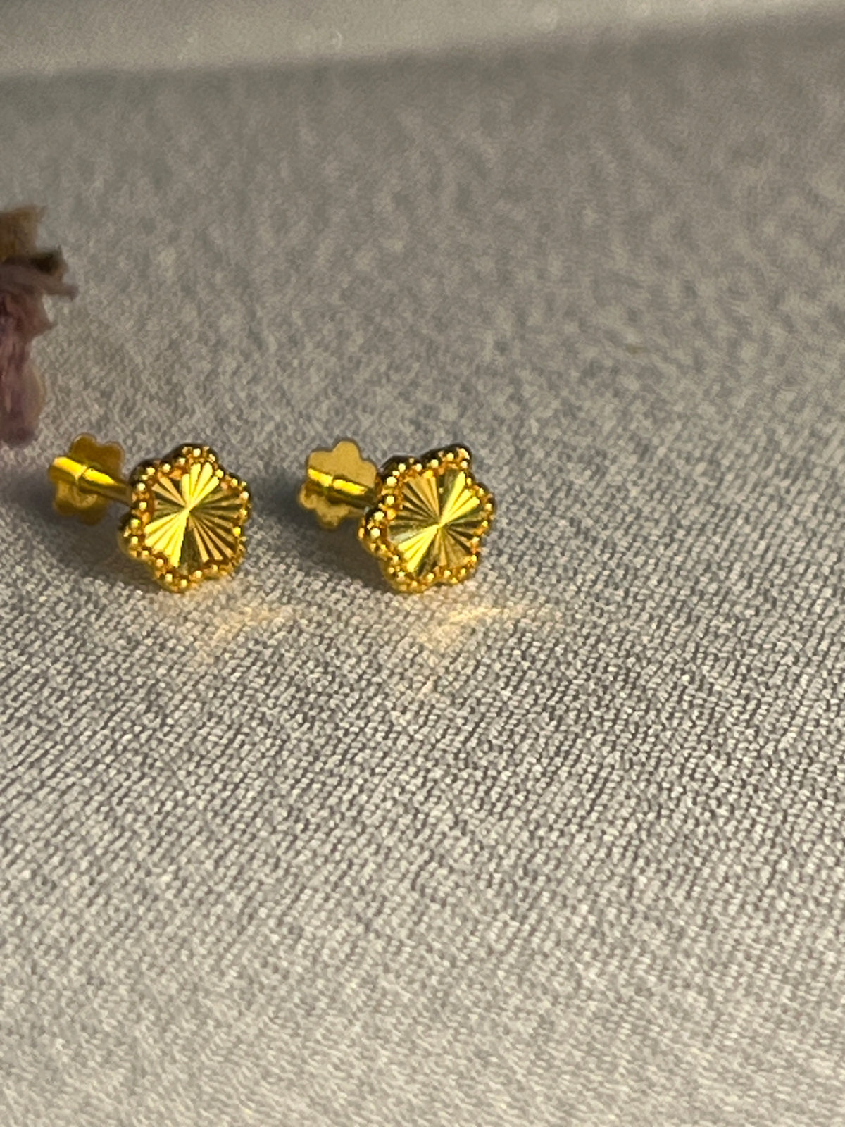 Flower Dot Studs | 6mm