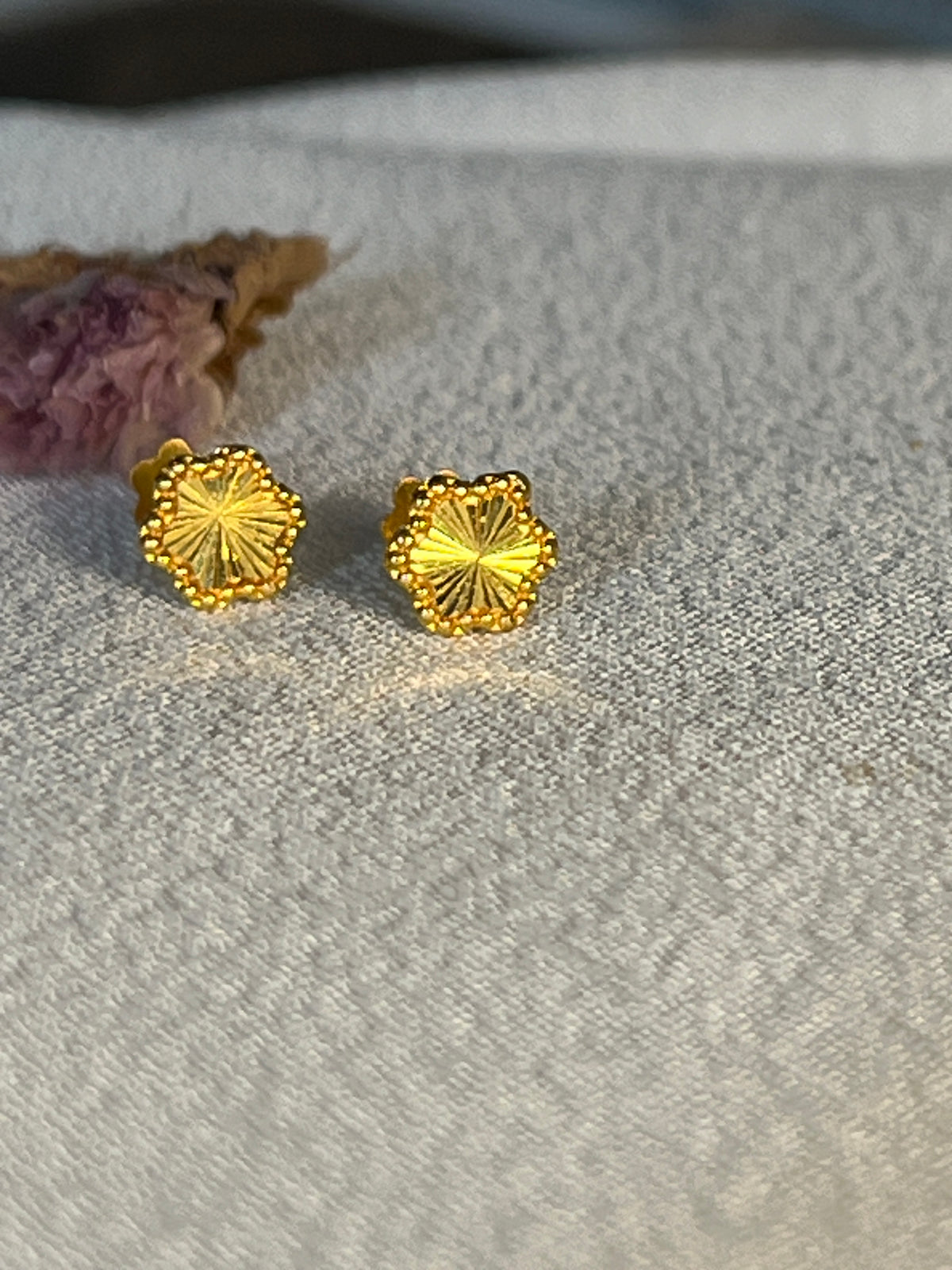 Flower Dot Studs | 6mm