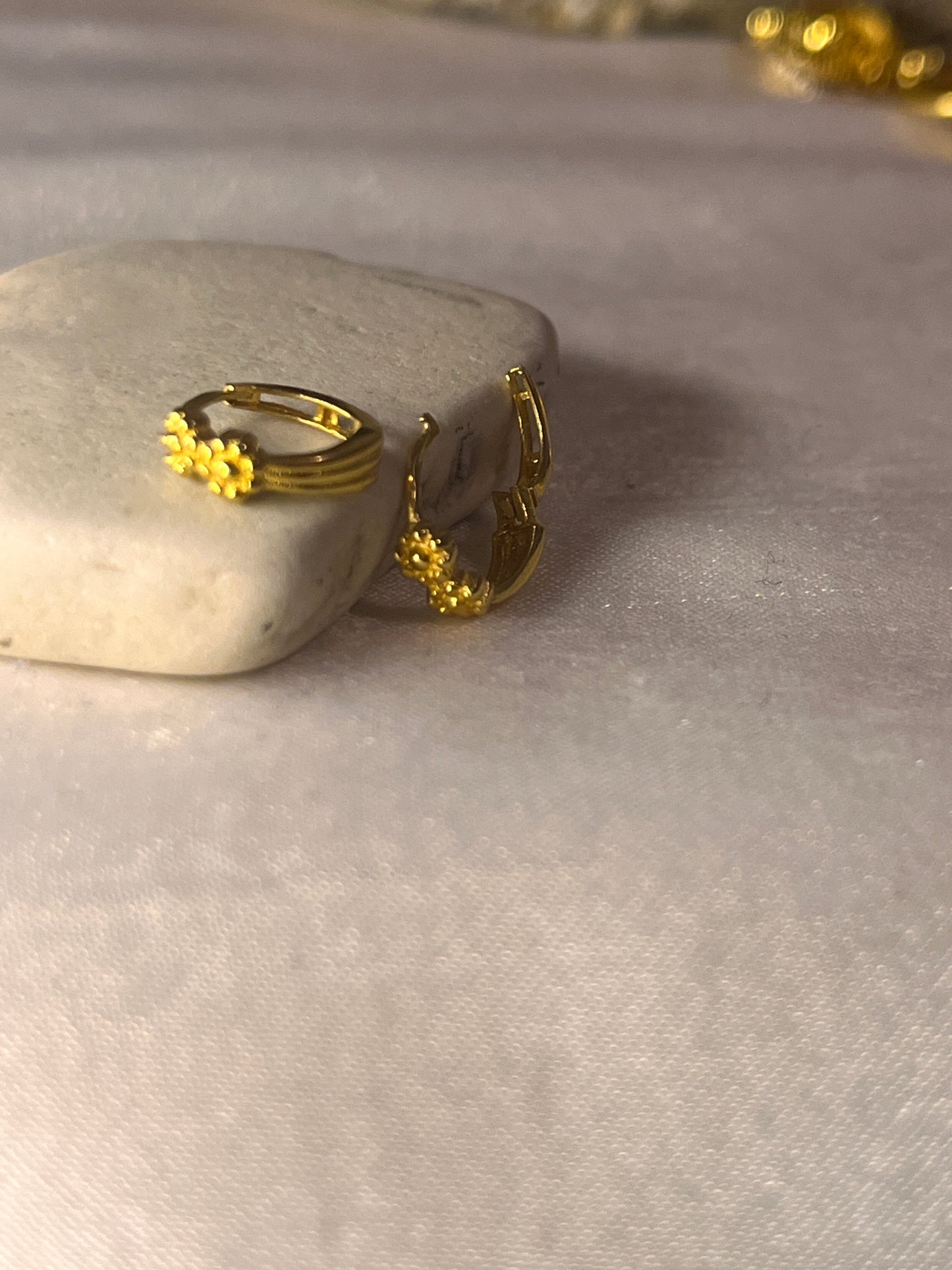 Rustic 2-flower Huggies