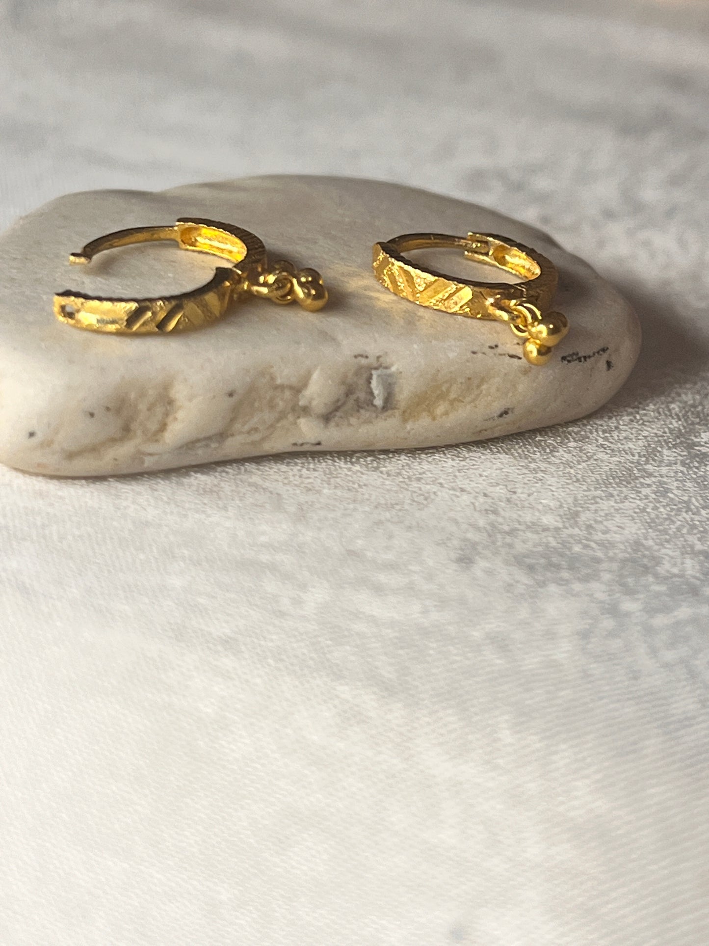 Zigzag-Detail Huggies | 8.5mm