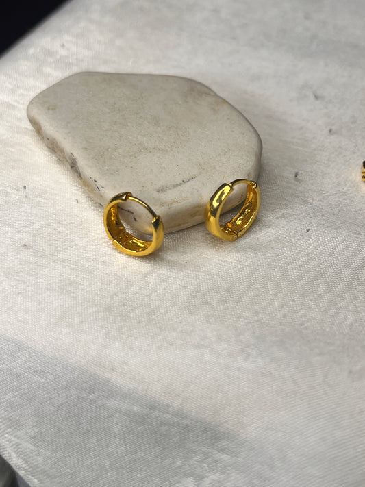 Gorgeous Mirror Finish Huggies