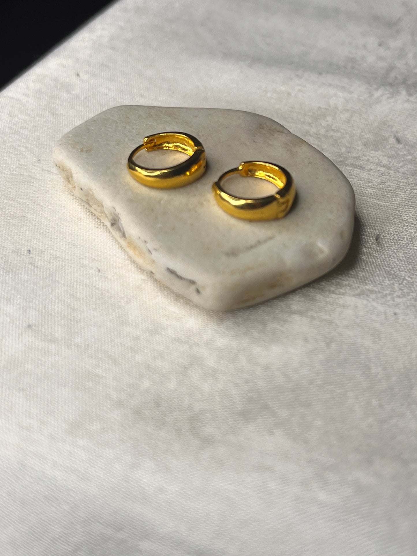 Gorgeous Mirror Finish Huggies