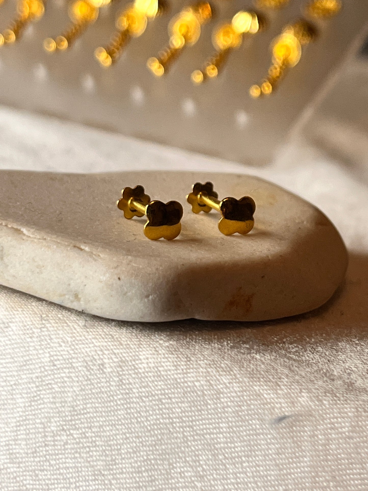 Clover Mirror Finish 18carat Gold Stud