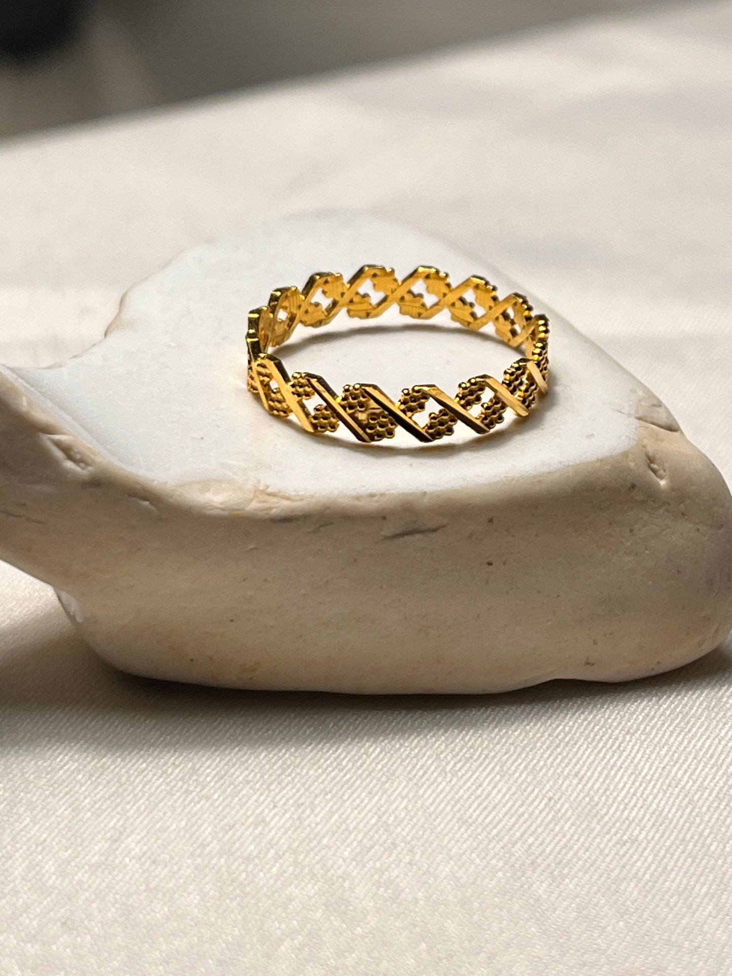 Dotted Flower Ring | Size L