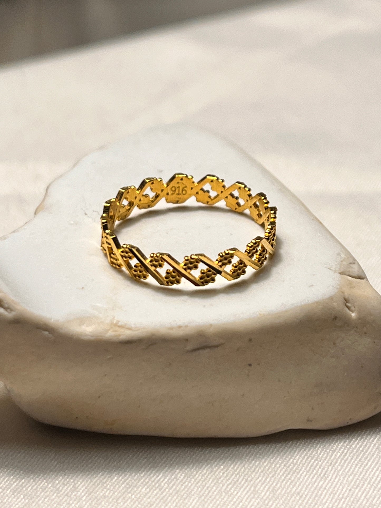 Dotted Flower Ring | Size L