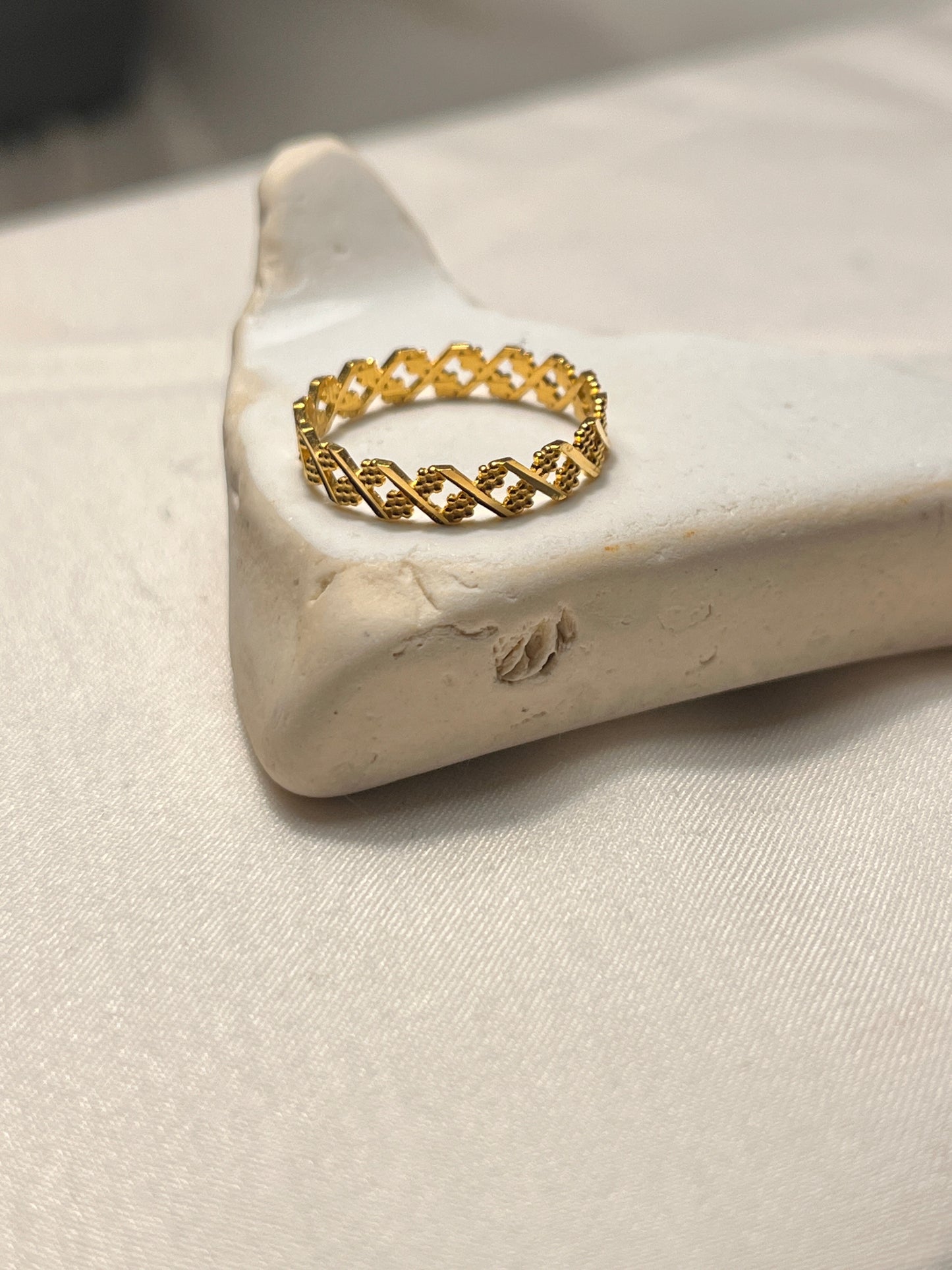 Dotted Flower Ring | Size L