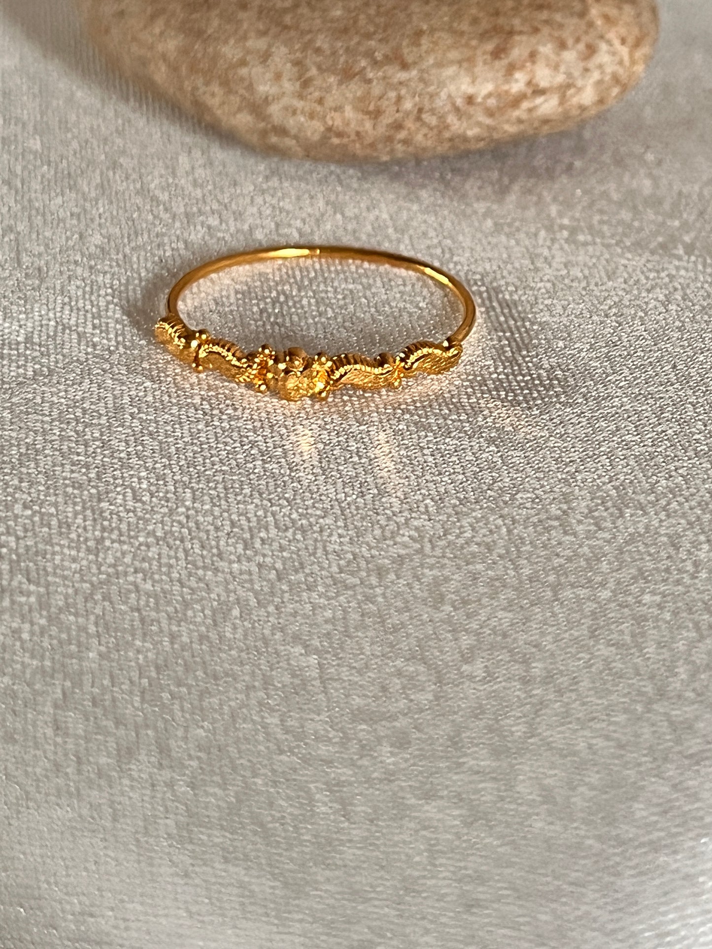 Swirl Dot Ring | Size Q