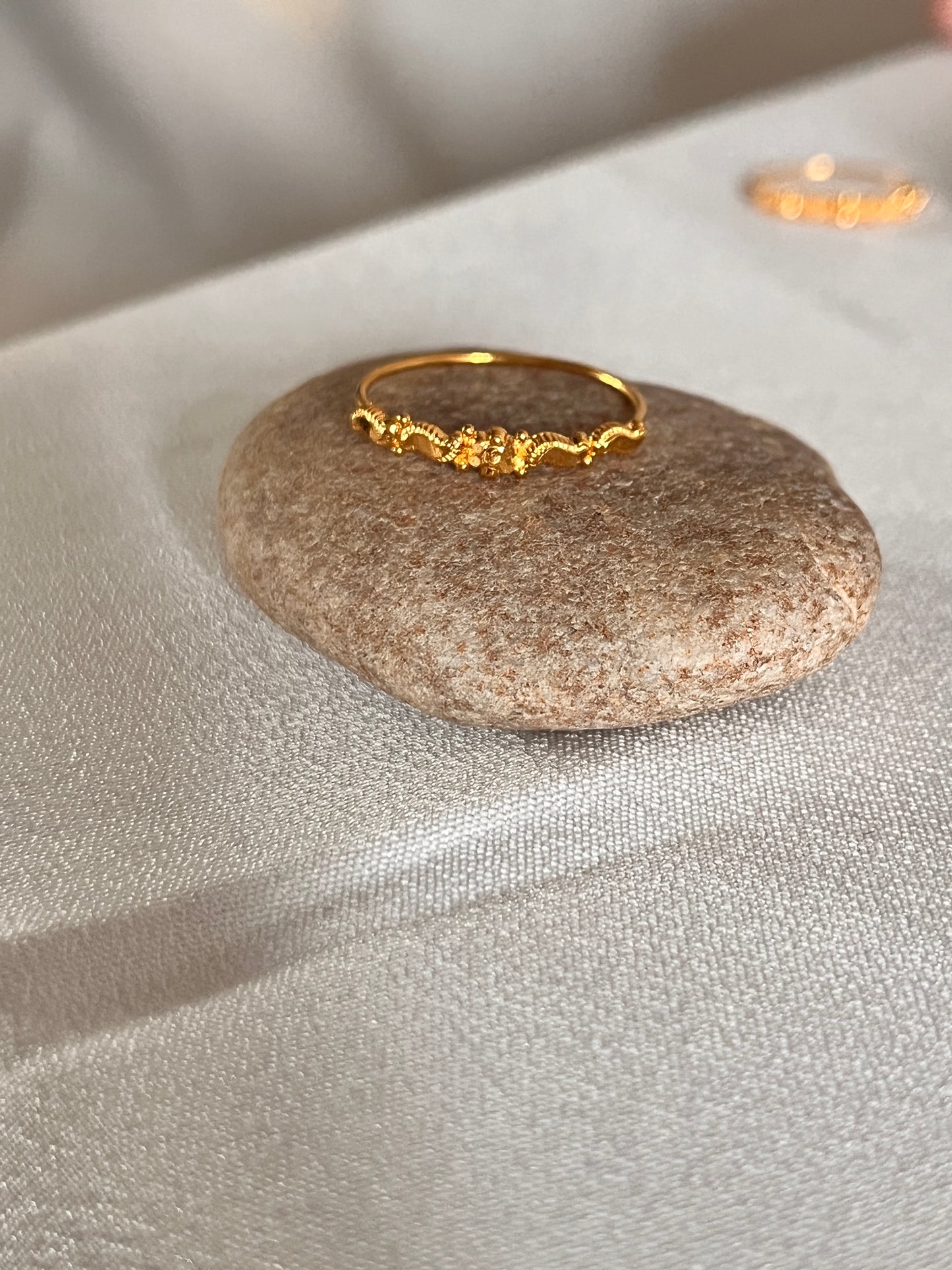 Swirl Dot Ring | Size Q