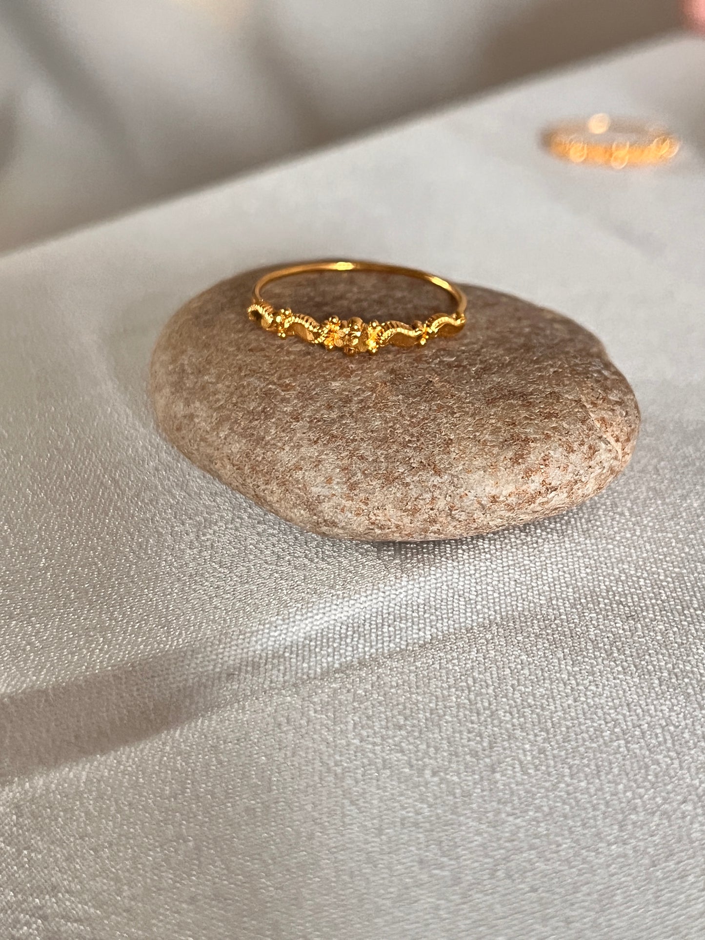 Swirl Dot Ring | Size Q