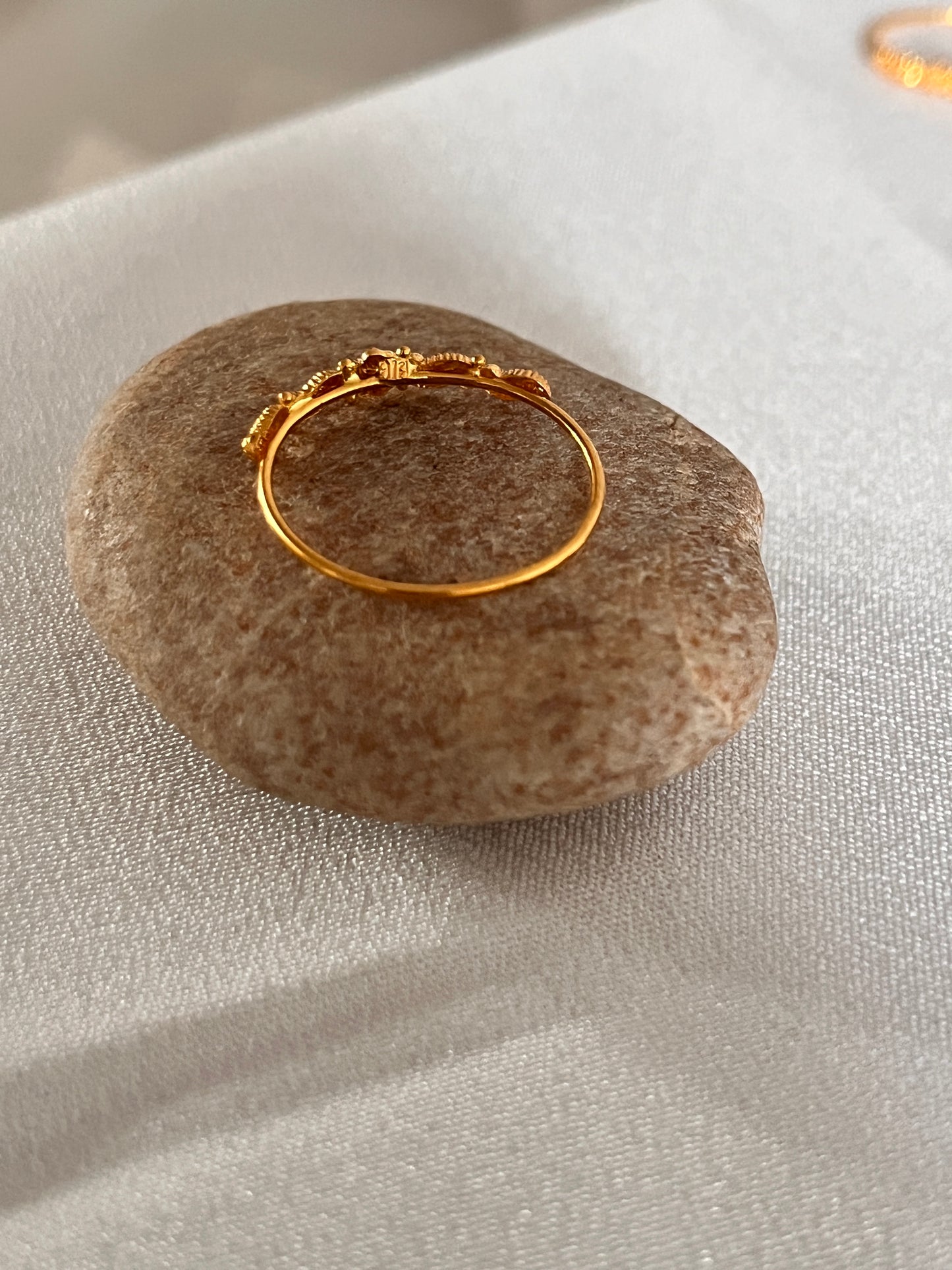 Swirl Dot Ring | Size Q