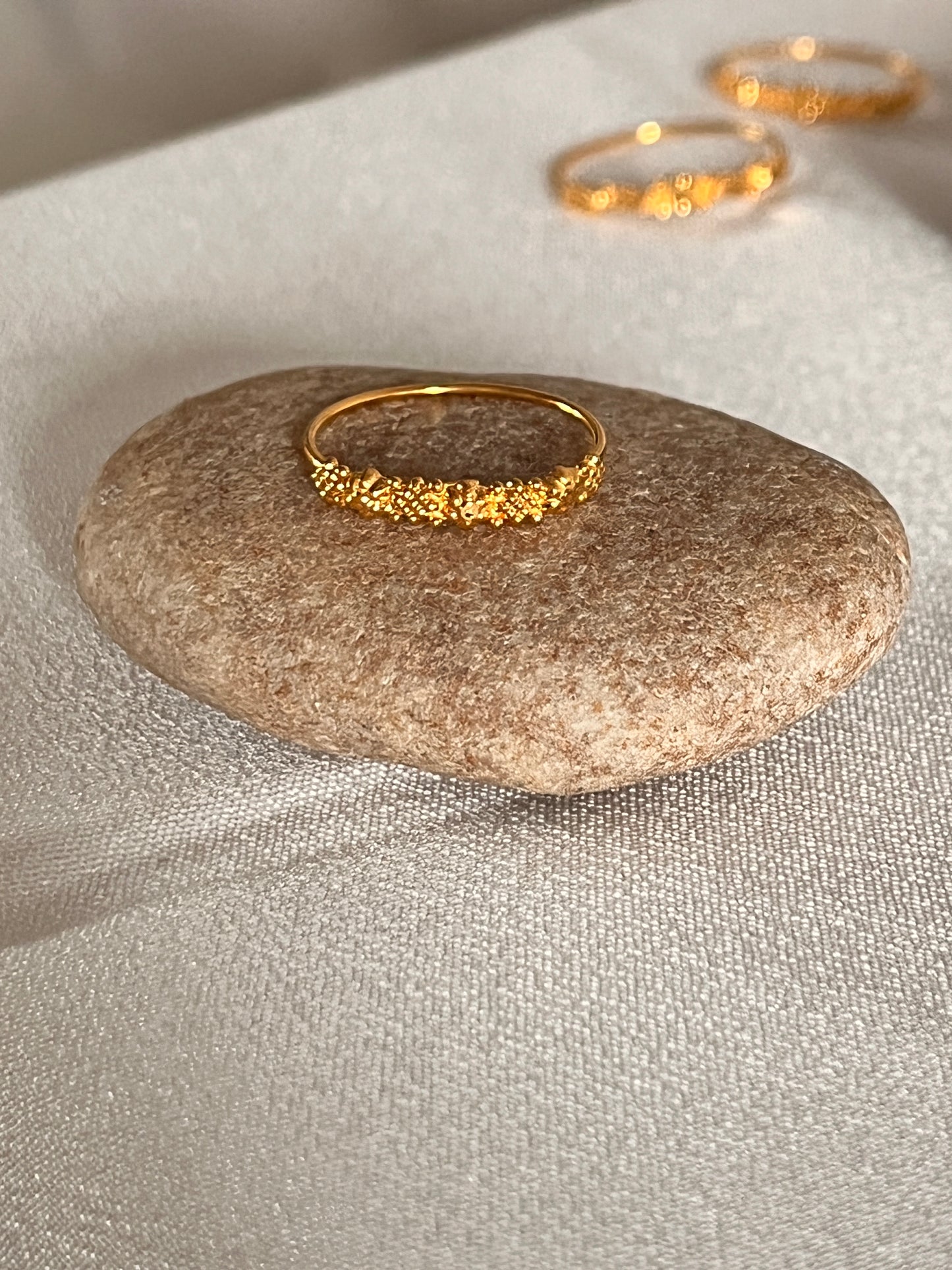 Dotted Small Ring | Size K