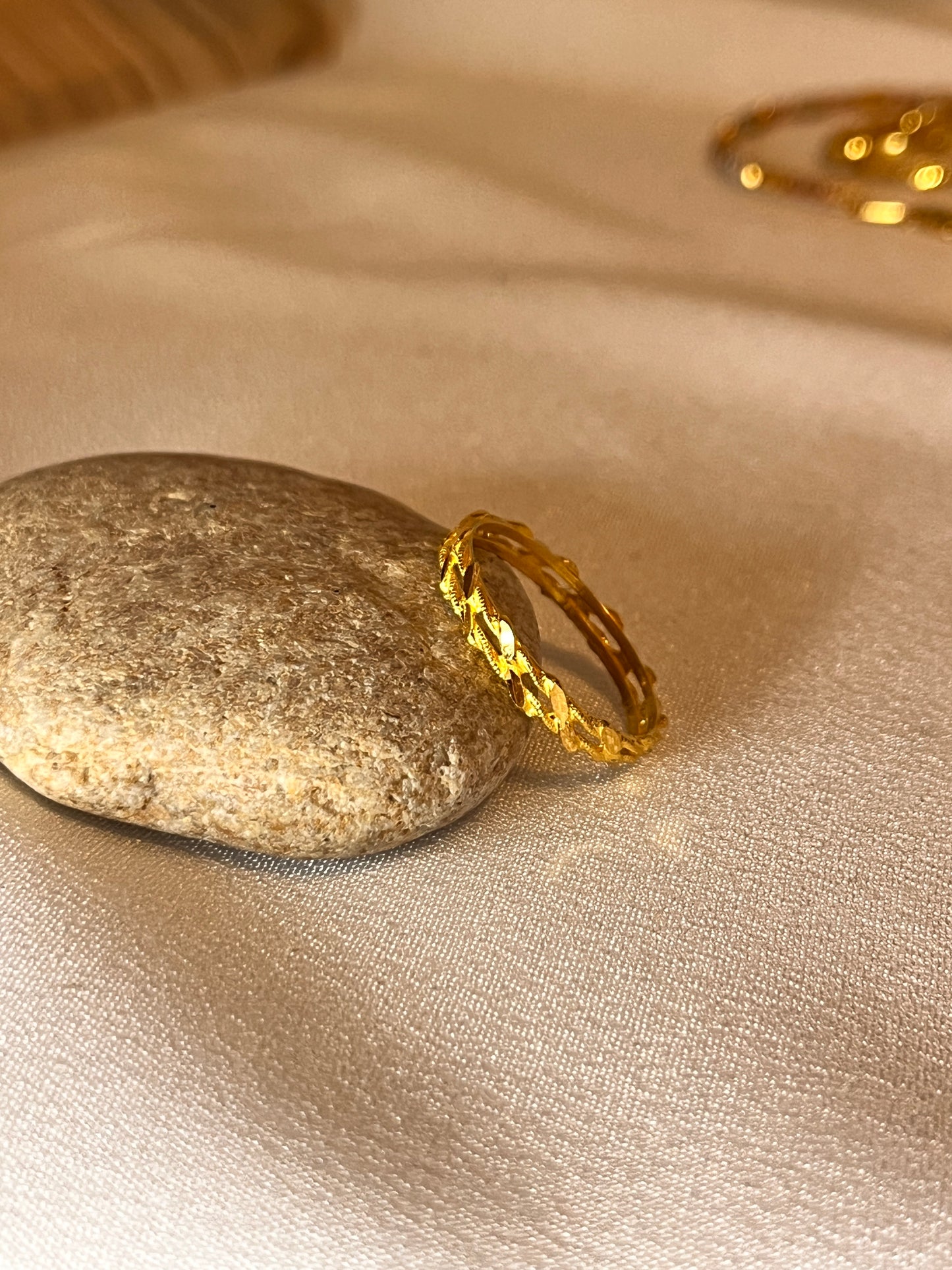 Dainty Ring | Size Q