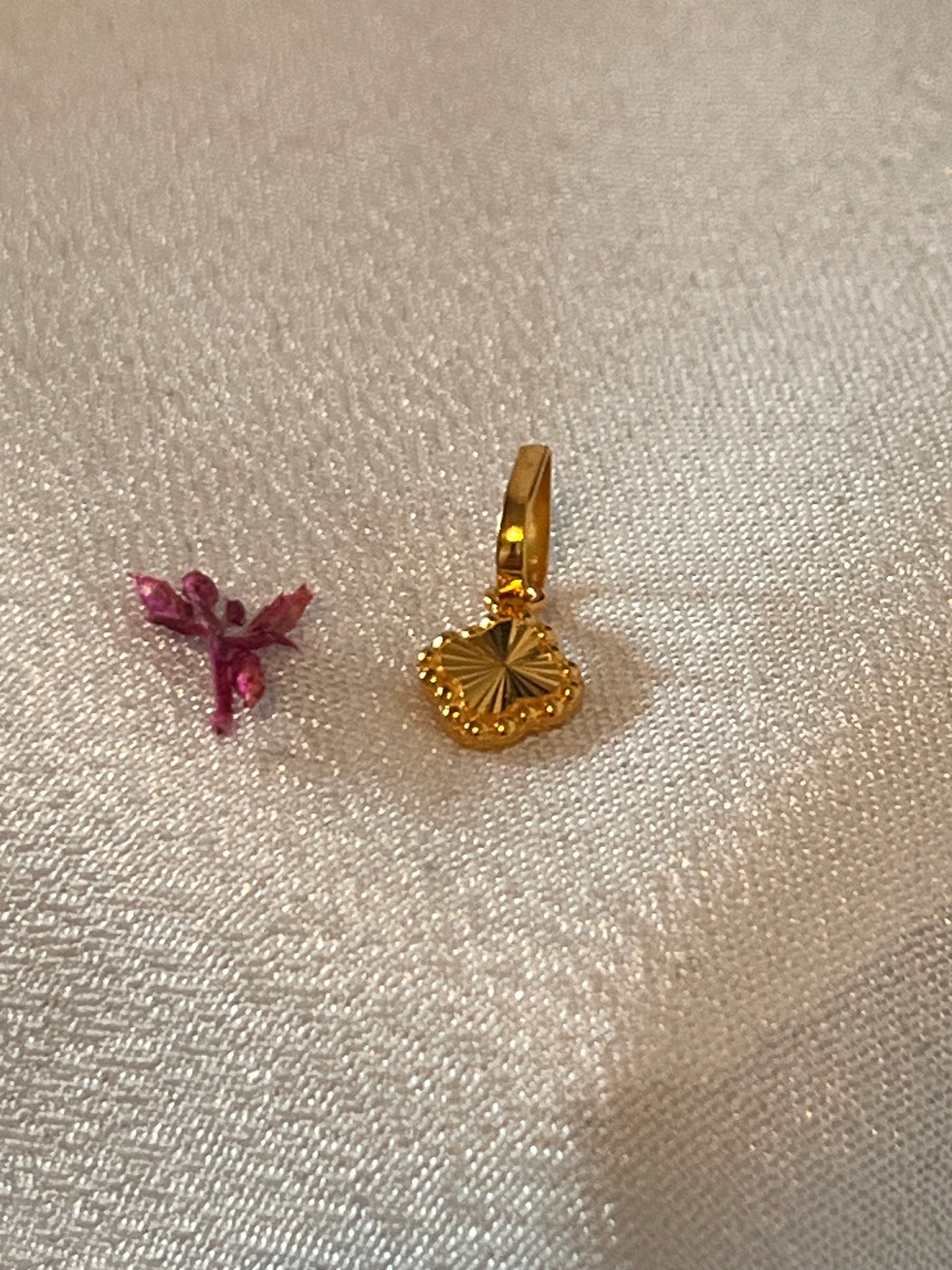 Clover Pendant | 18 carat