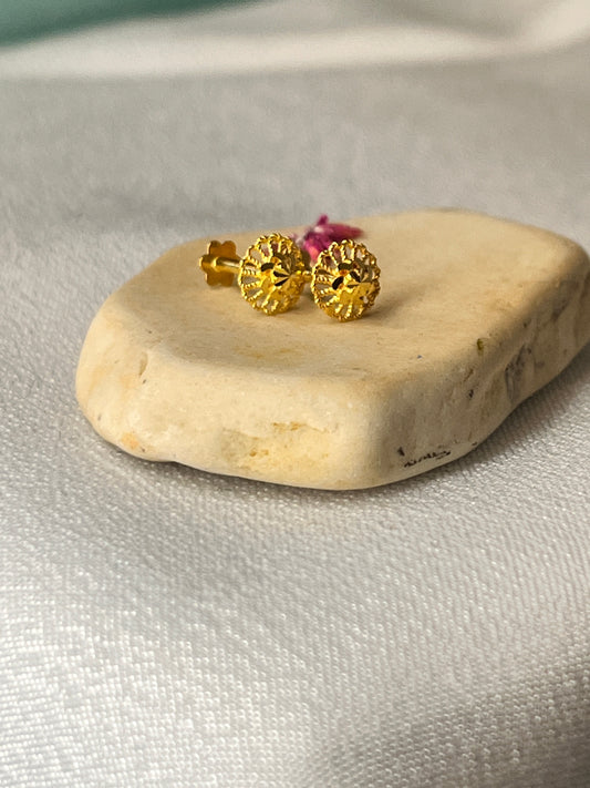 Flower Studs | 5mm approx