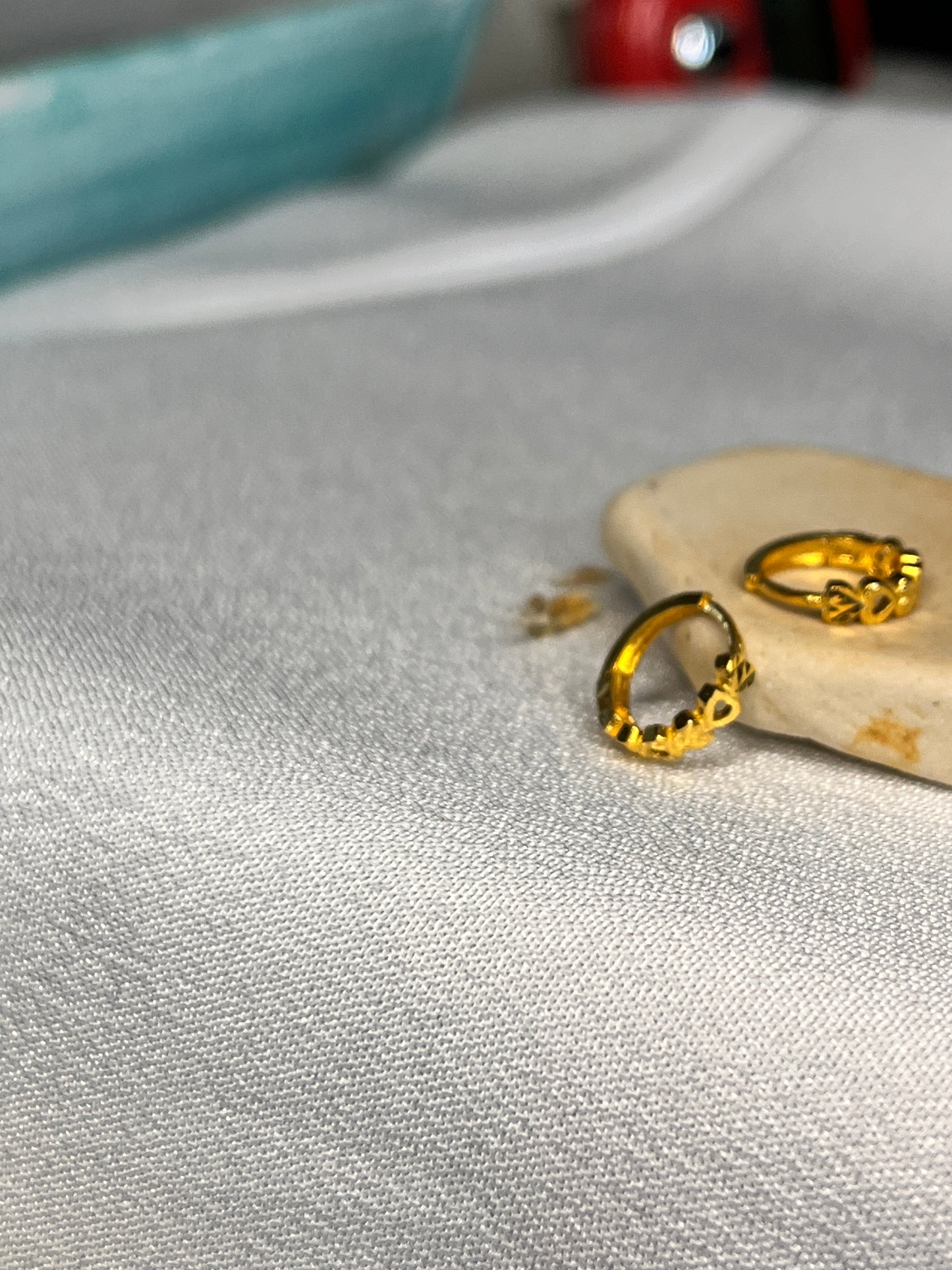 Mini Heart Huggies | 7.5mm
