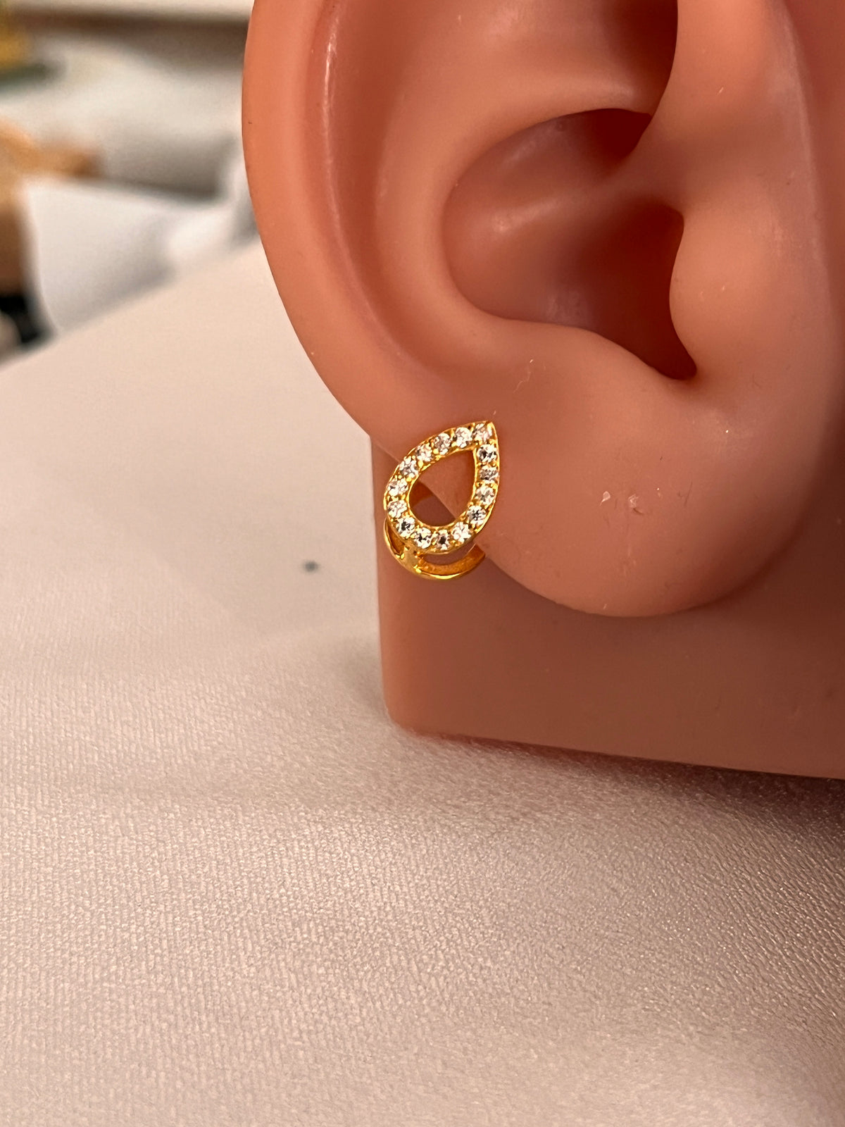 Double Sided Huggies | 8mm