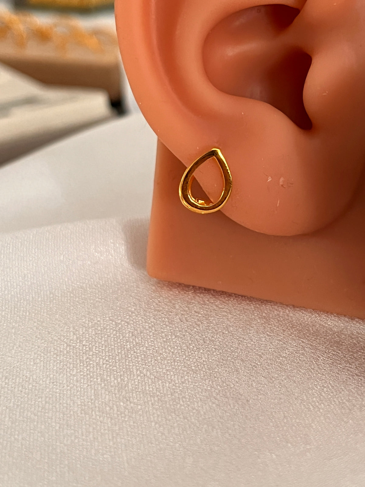 Double Sided Huggies | 8mm